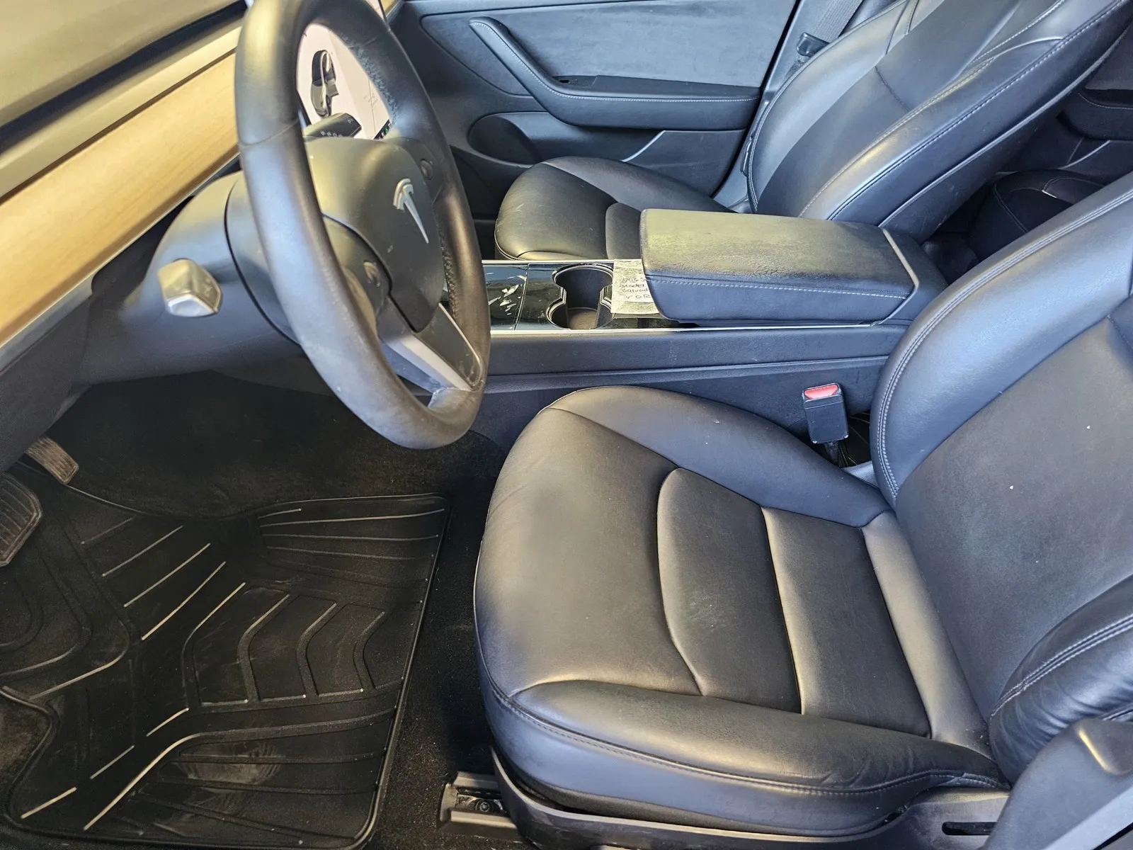 Tesla Model 3 photo 14