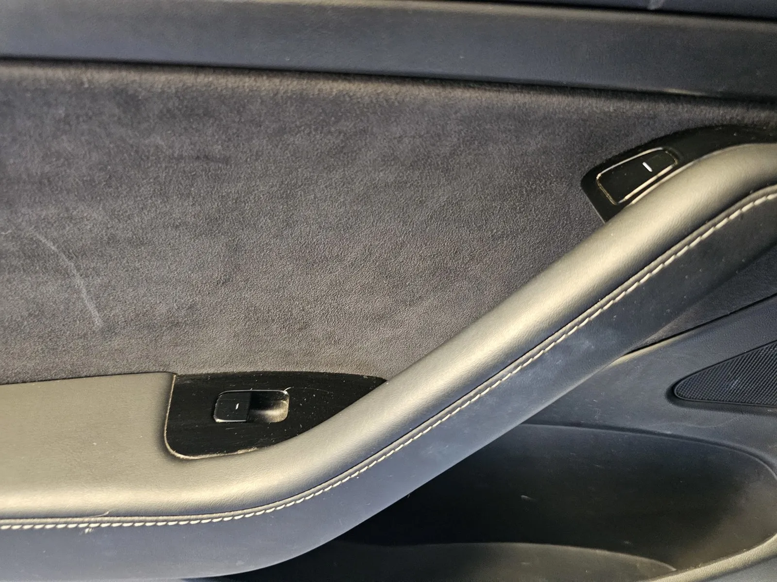 Tesla Model 3 photo 11