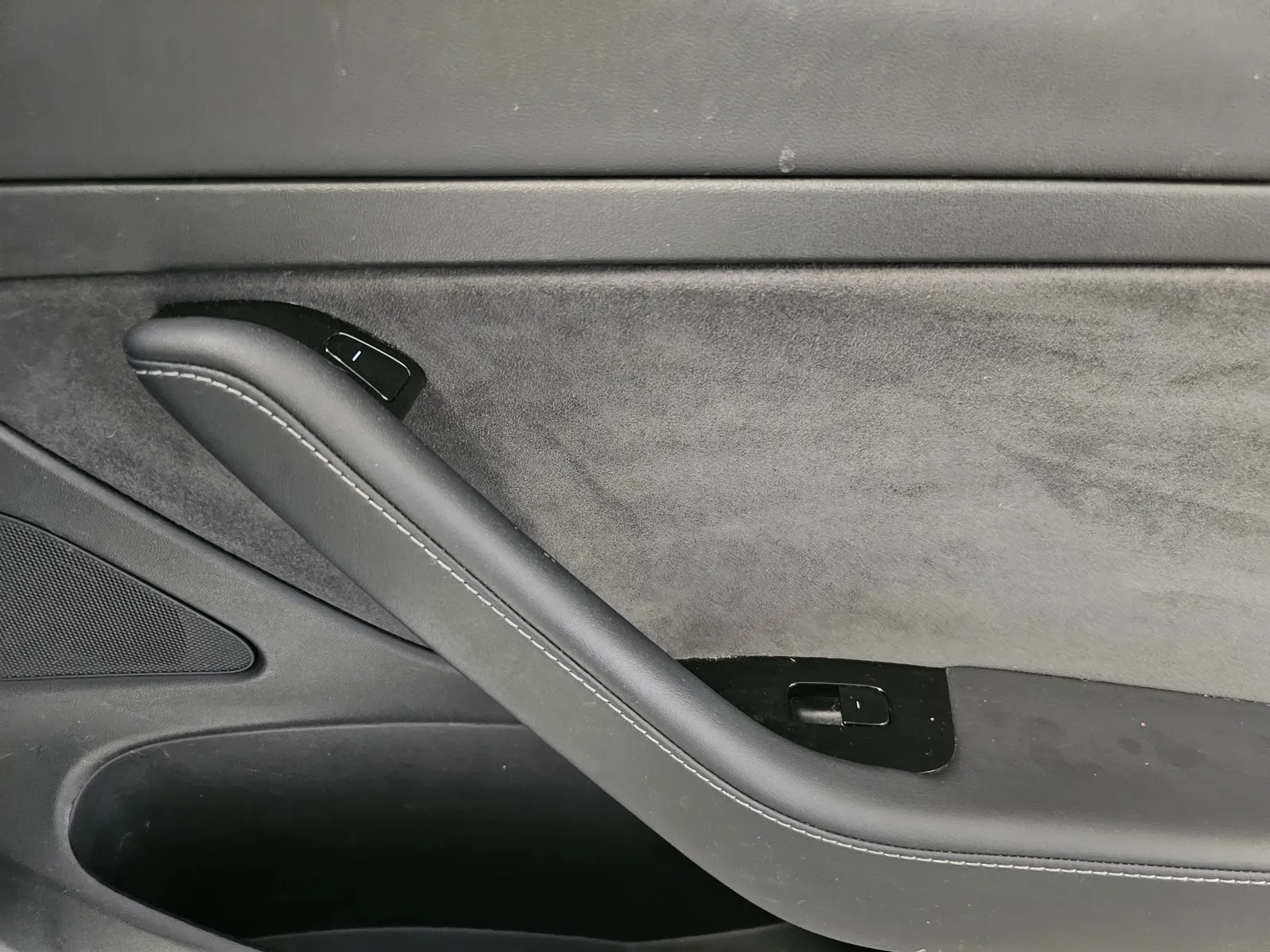 Tesla Model 3 photo 8
