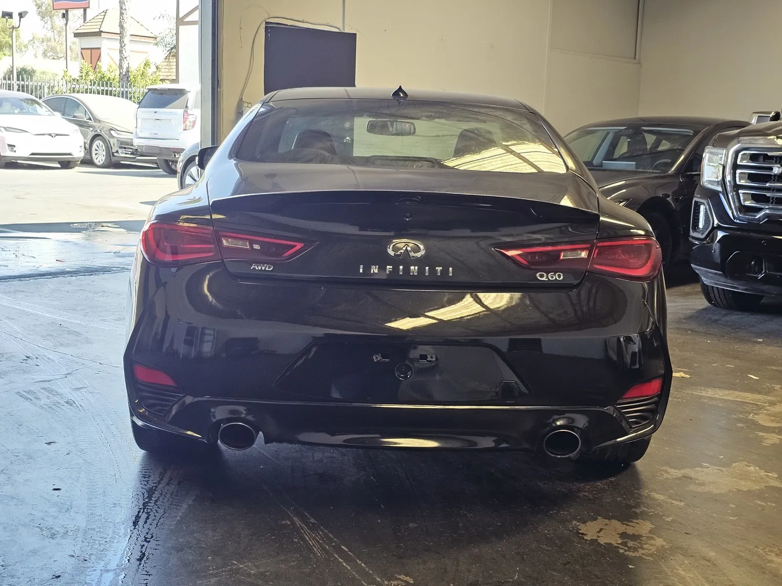 Infiniti Q60 photo 3
