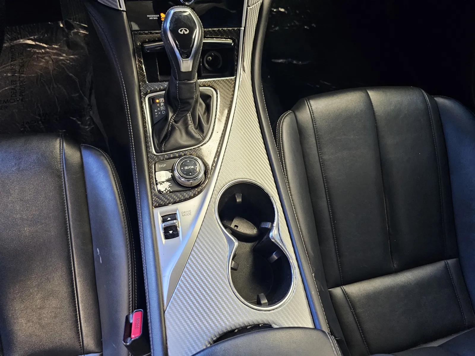 Infiniti Q60 photo 14
