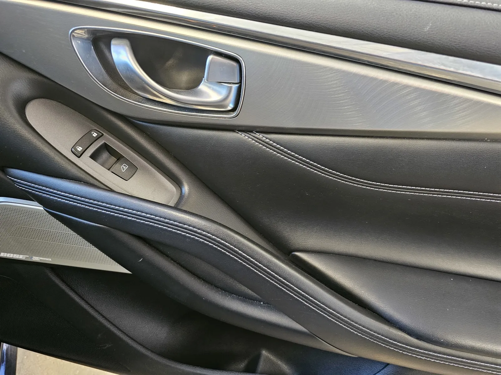 Infiniti Q60 photo 6