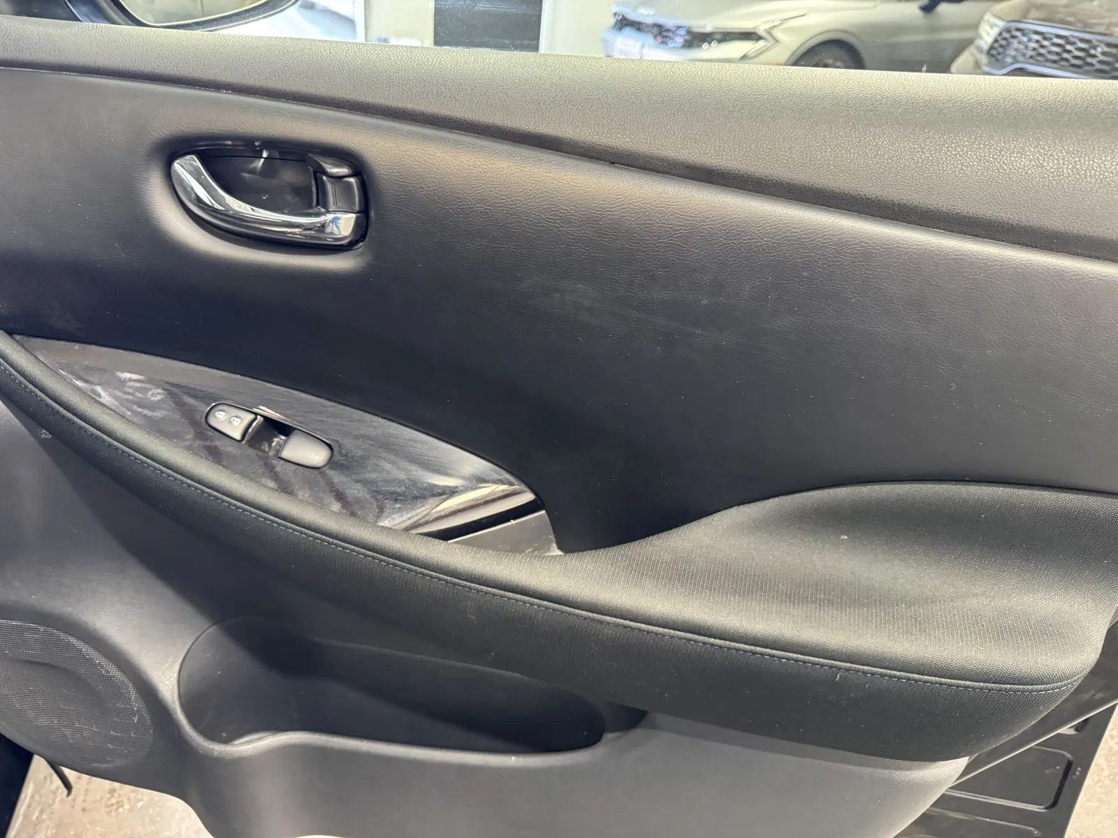 Nissan Leaf photo 7