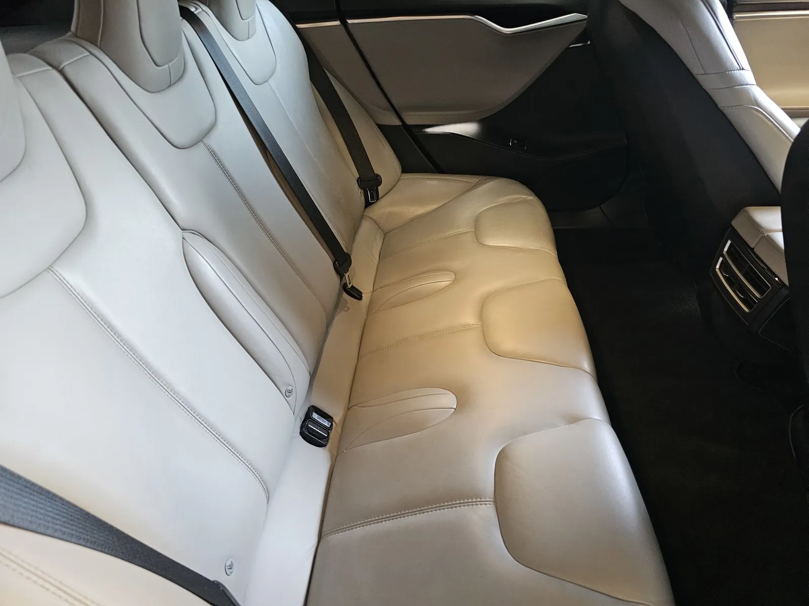 Tesla Model S photo 9