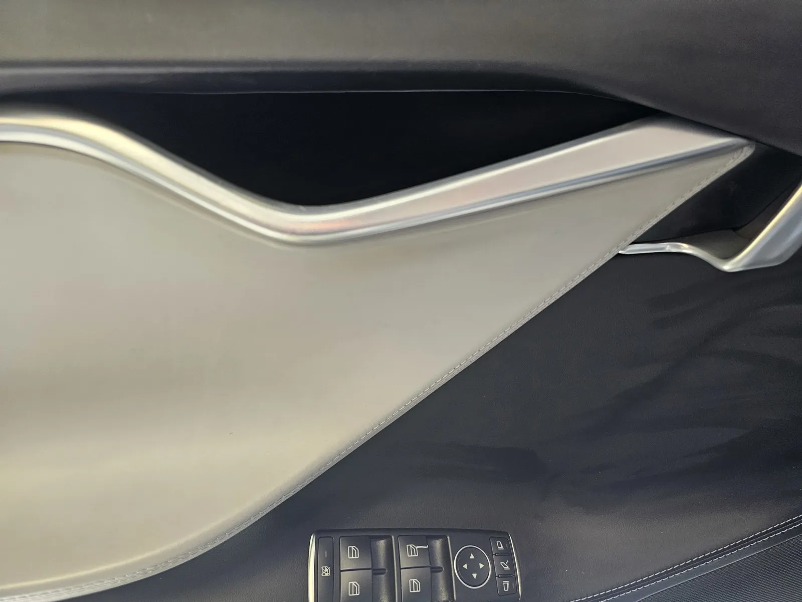 Tesla Model S photo 13