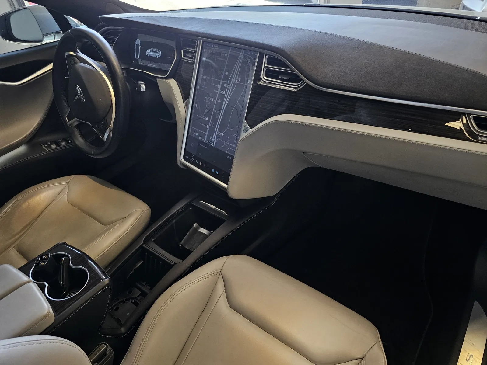Tesla Model S photo 5