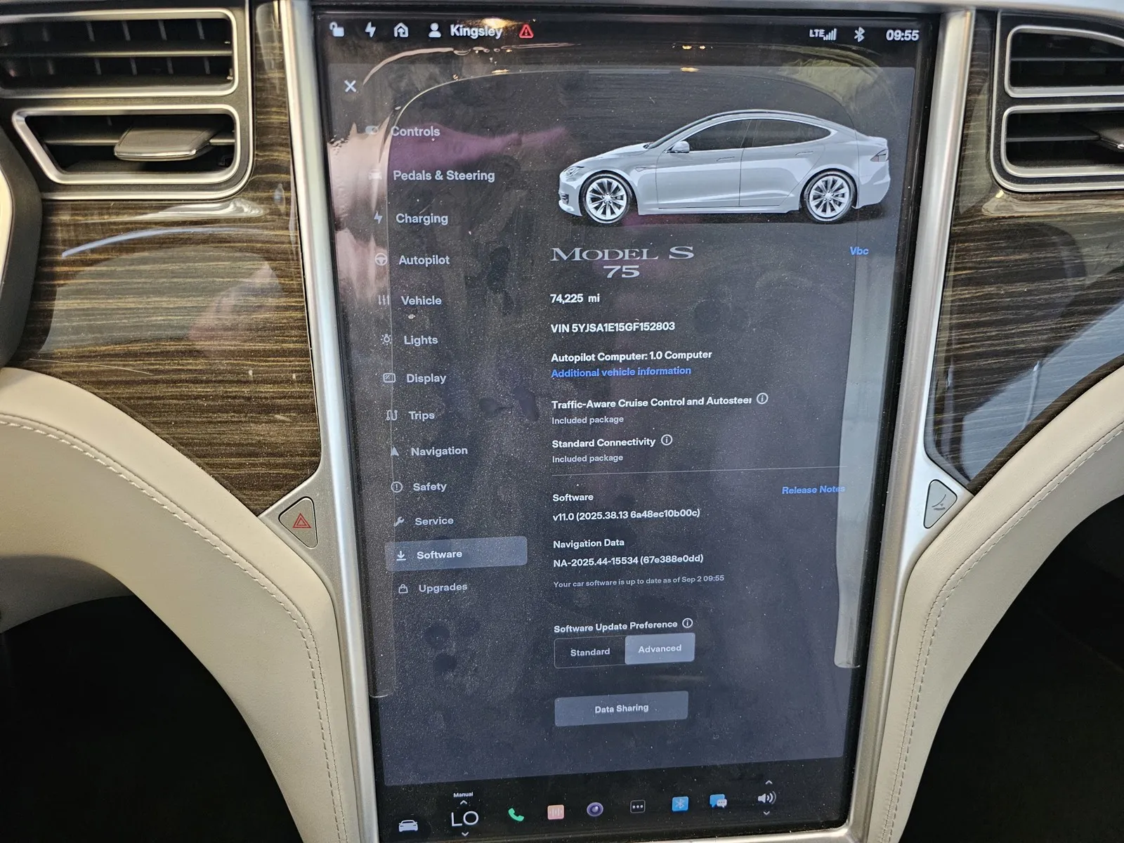 Tesla Model S photo 18