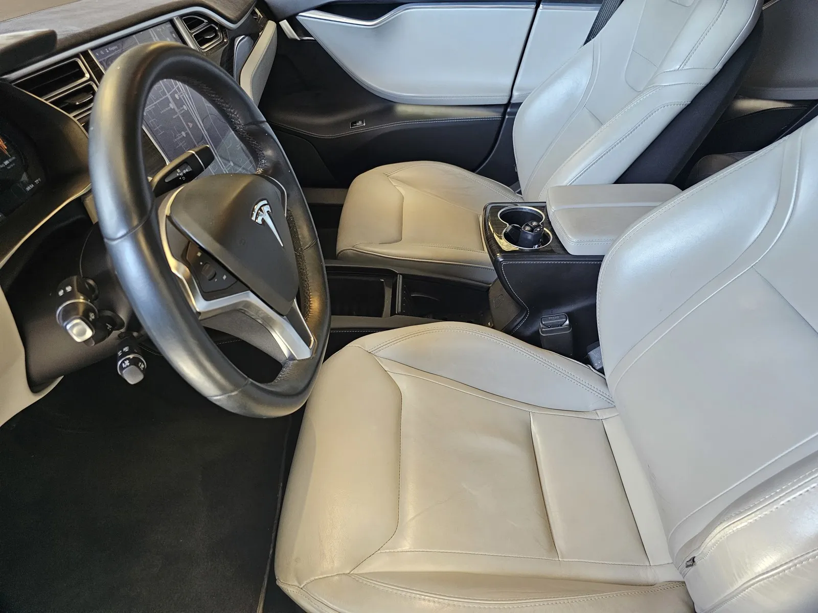Tesla Model S photo 14