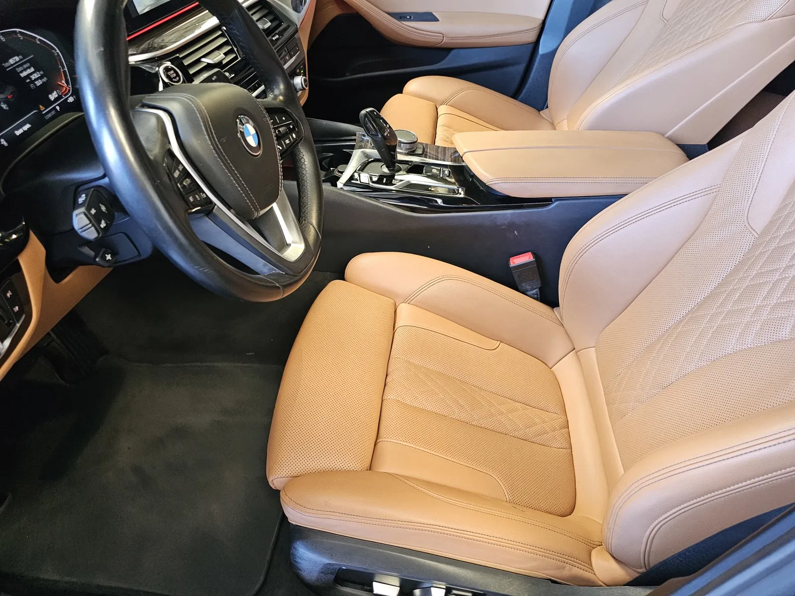BMW 5 Series photo 14