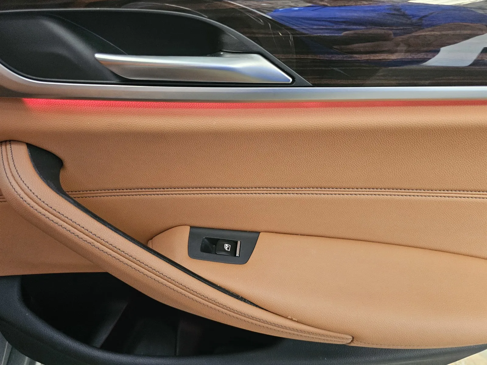 BMW 5 Series photo 8