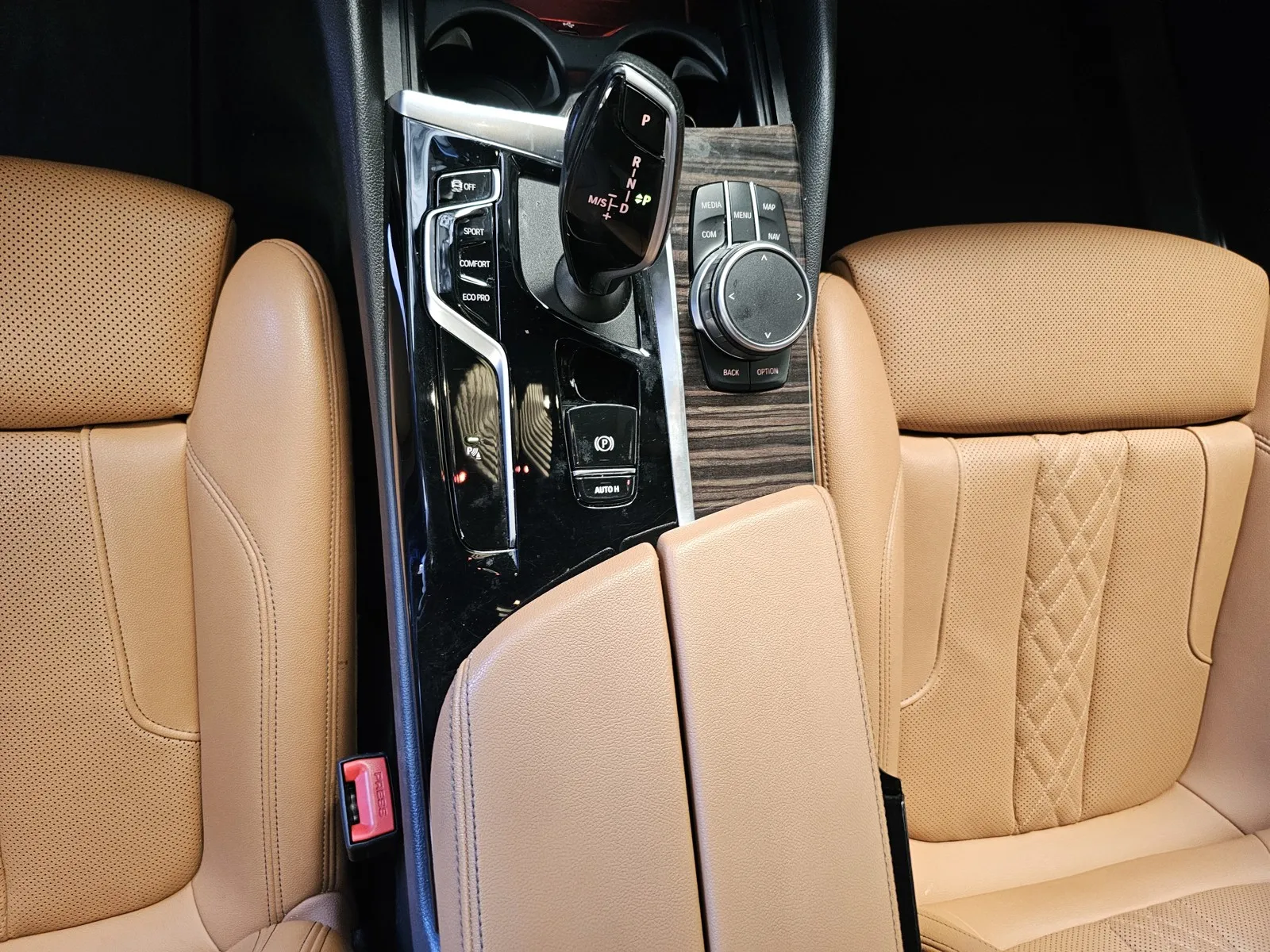 BMW 5 Series photo 17