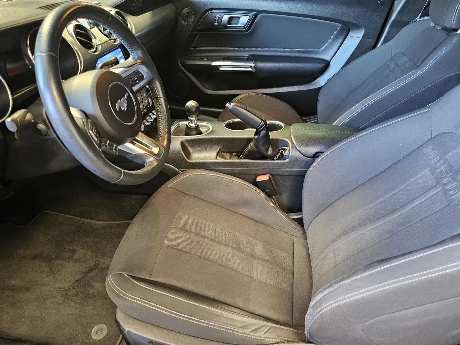 Ford Mustang photo 11
