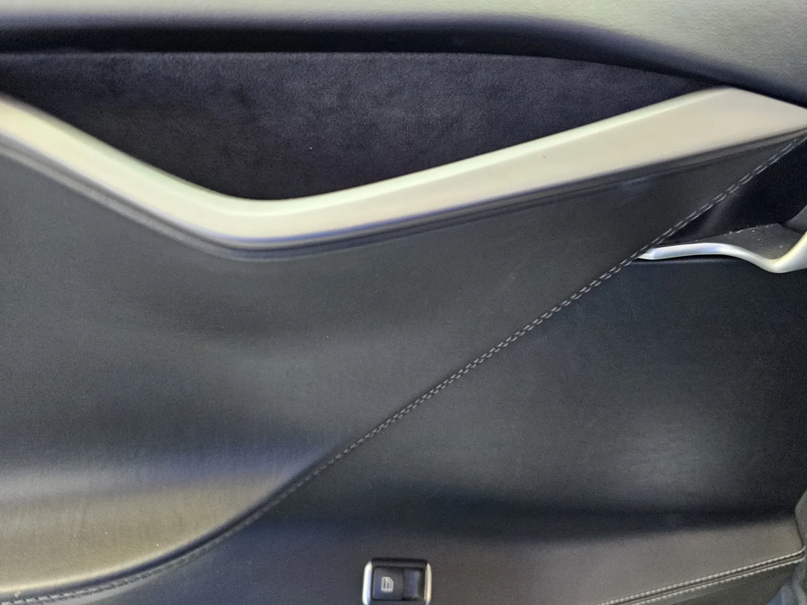 Tesla Model S photo 11