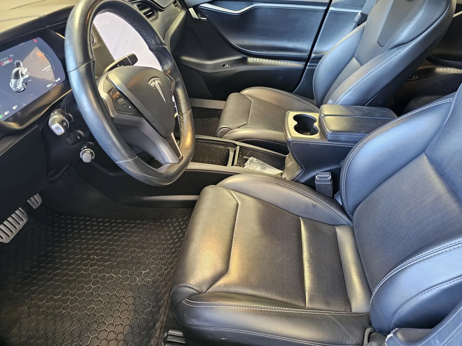 Tesla Model S photo 14