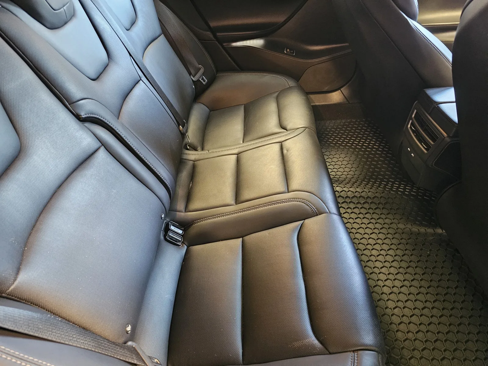 Tesla Model S photo 9