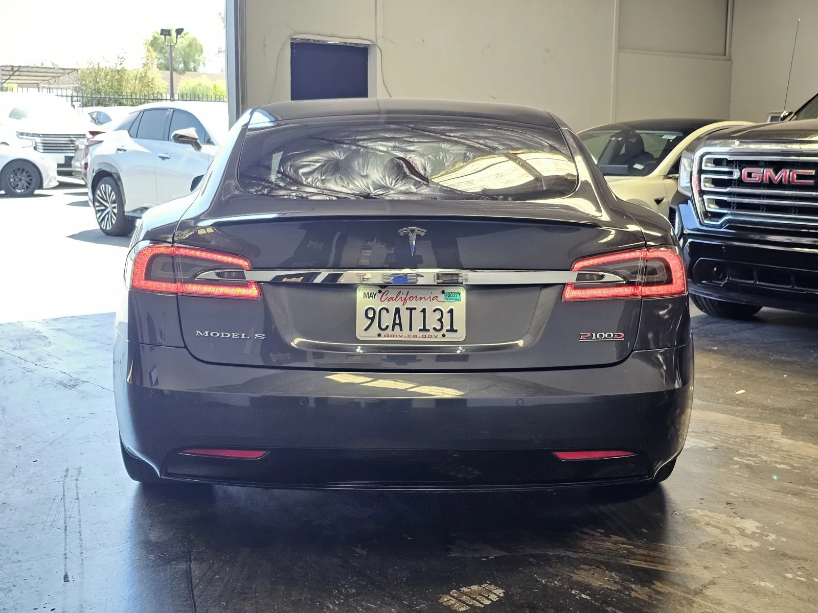 Tesla Model S photo 3