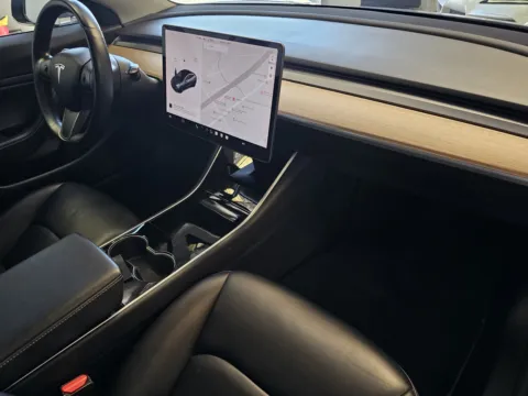 More photos of 2018 Tesla Model 3 at Premium Autos - Norco, CA