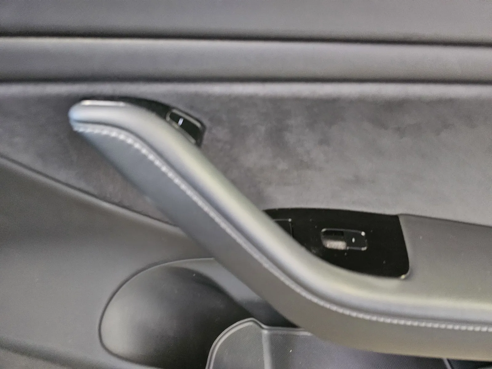 Tesla Model 3 photo 6
