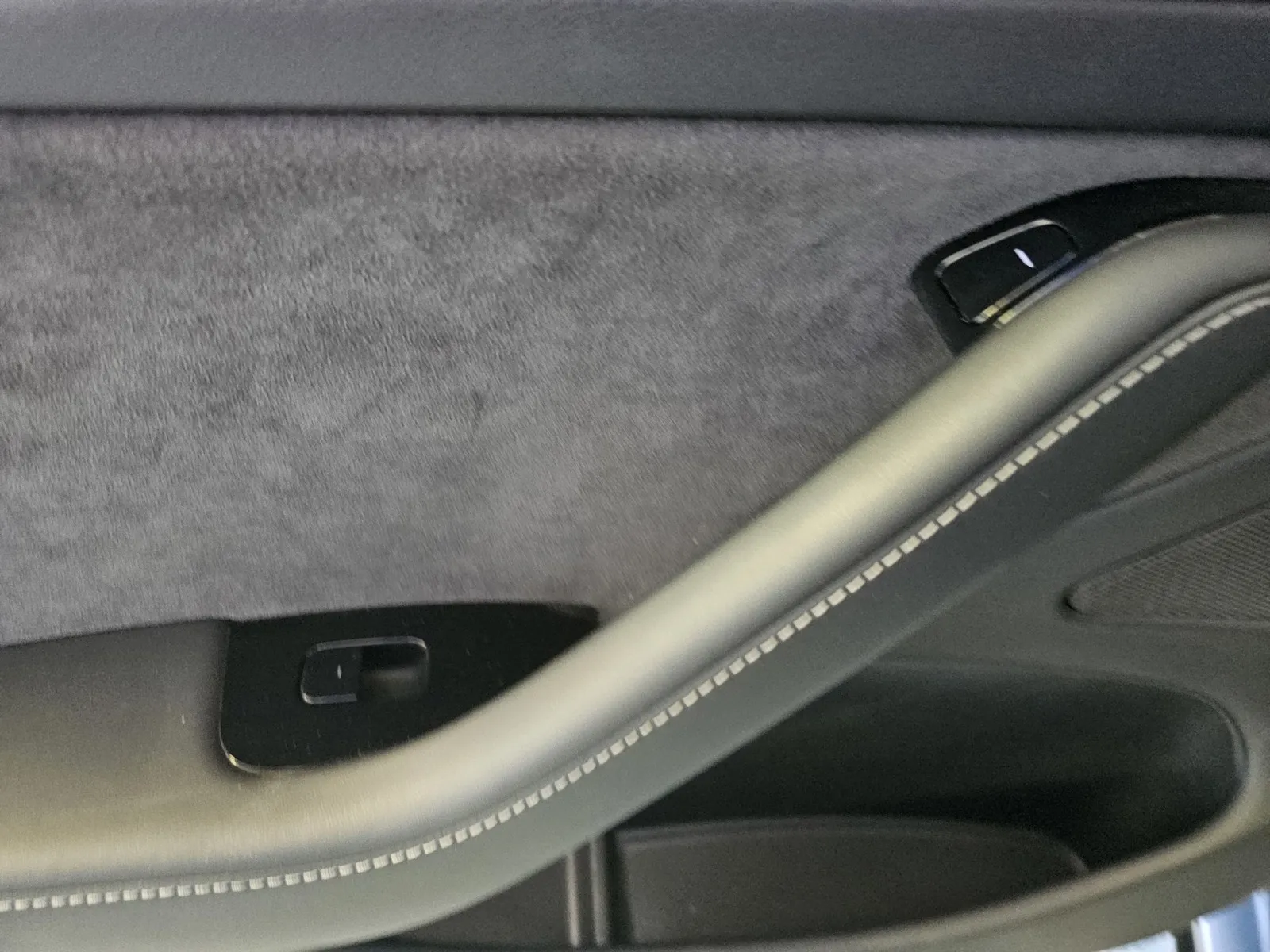 Tesla Model 3 photo 11