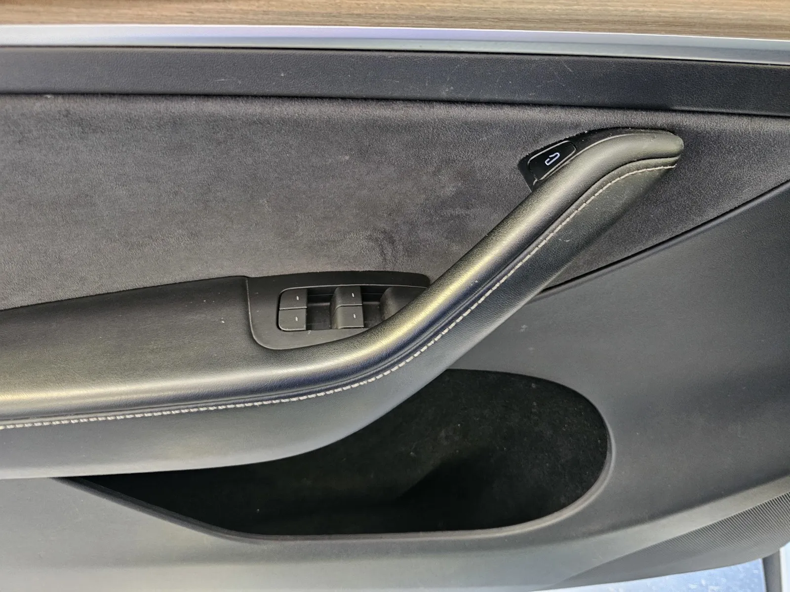 Tesla Model Y photo 13