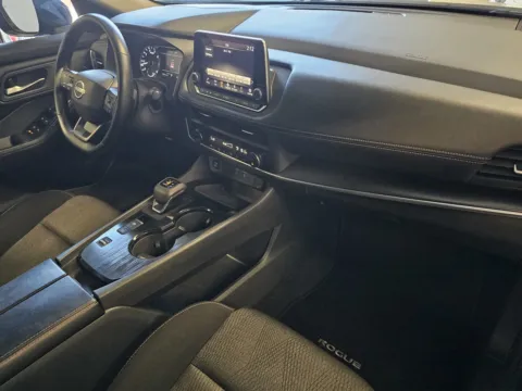 More photos of 2025 Nissan Rogue SV at Premium Autos - Norco, CA