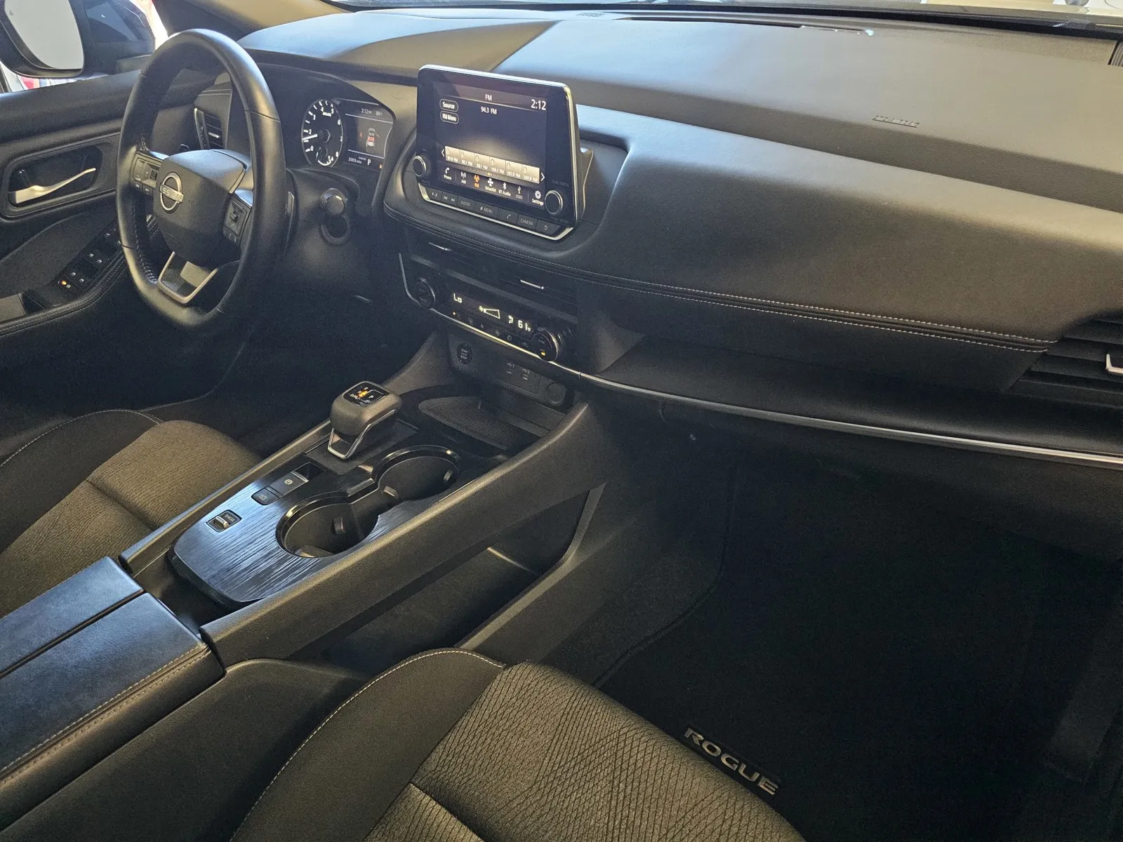 Nissan Rogue photo 5