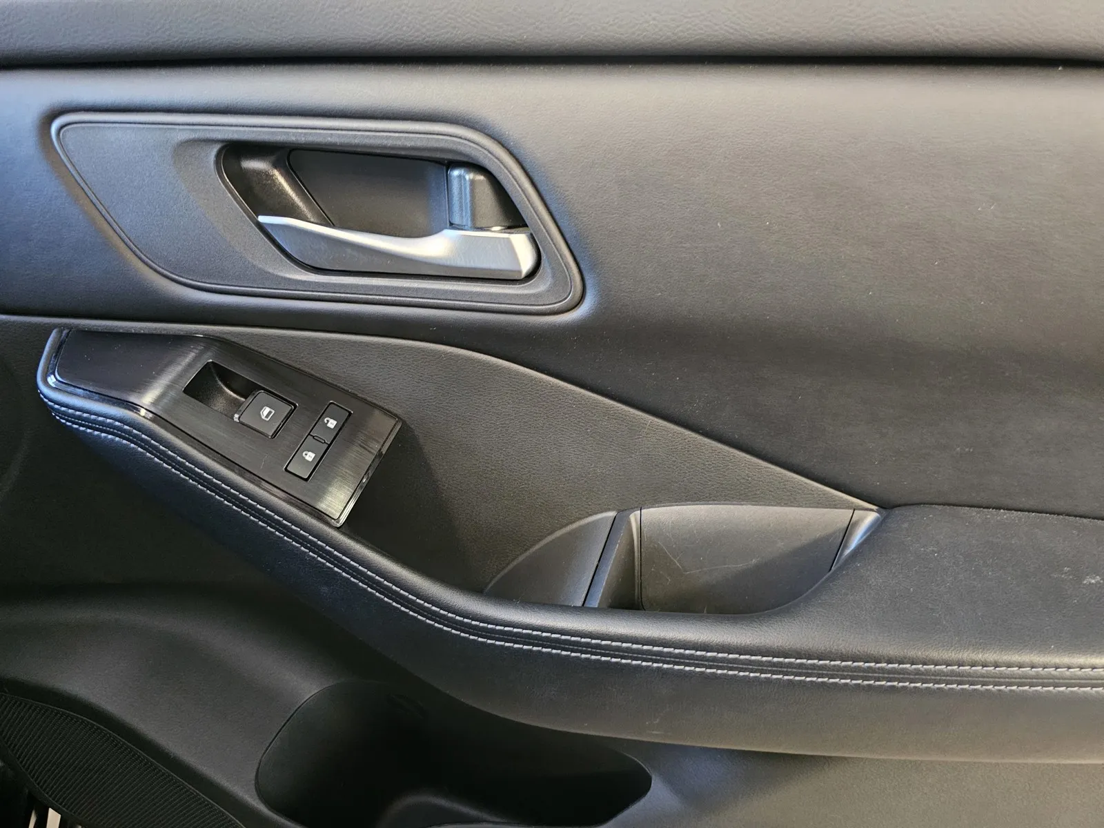 Nissan Rogue photo 6