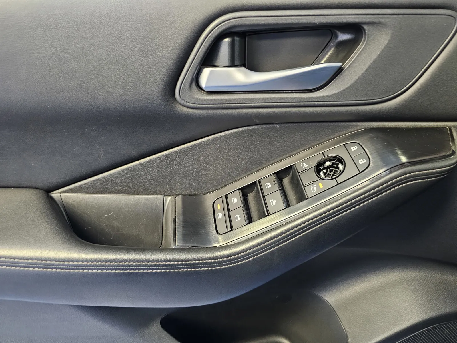 Nissan Rogue photo 13
