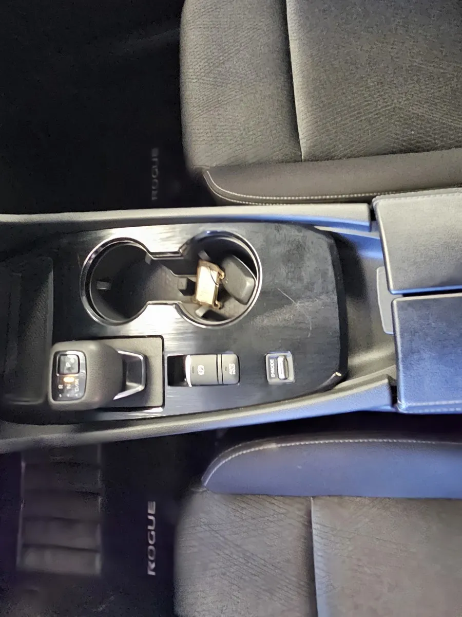 Nissan Rogue photo 17