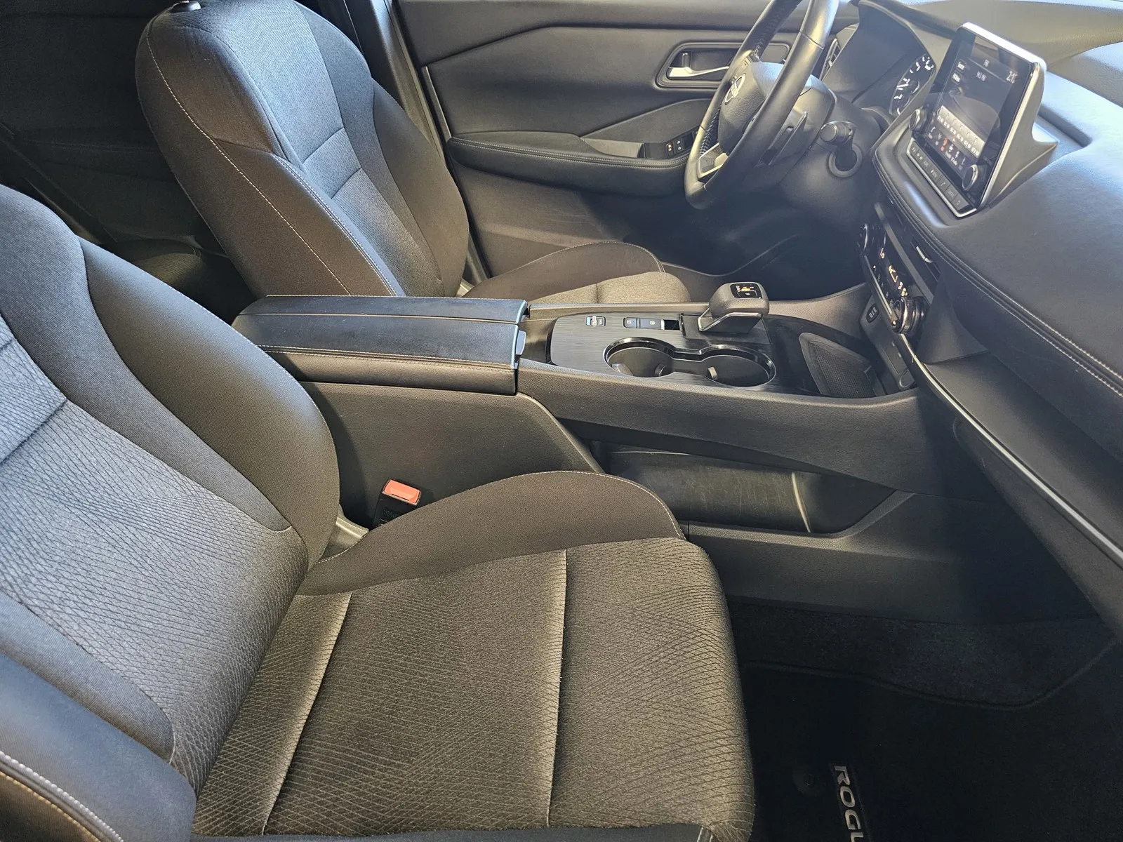 Nissan Rogue photo 7