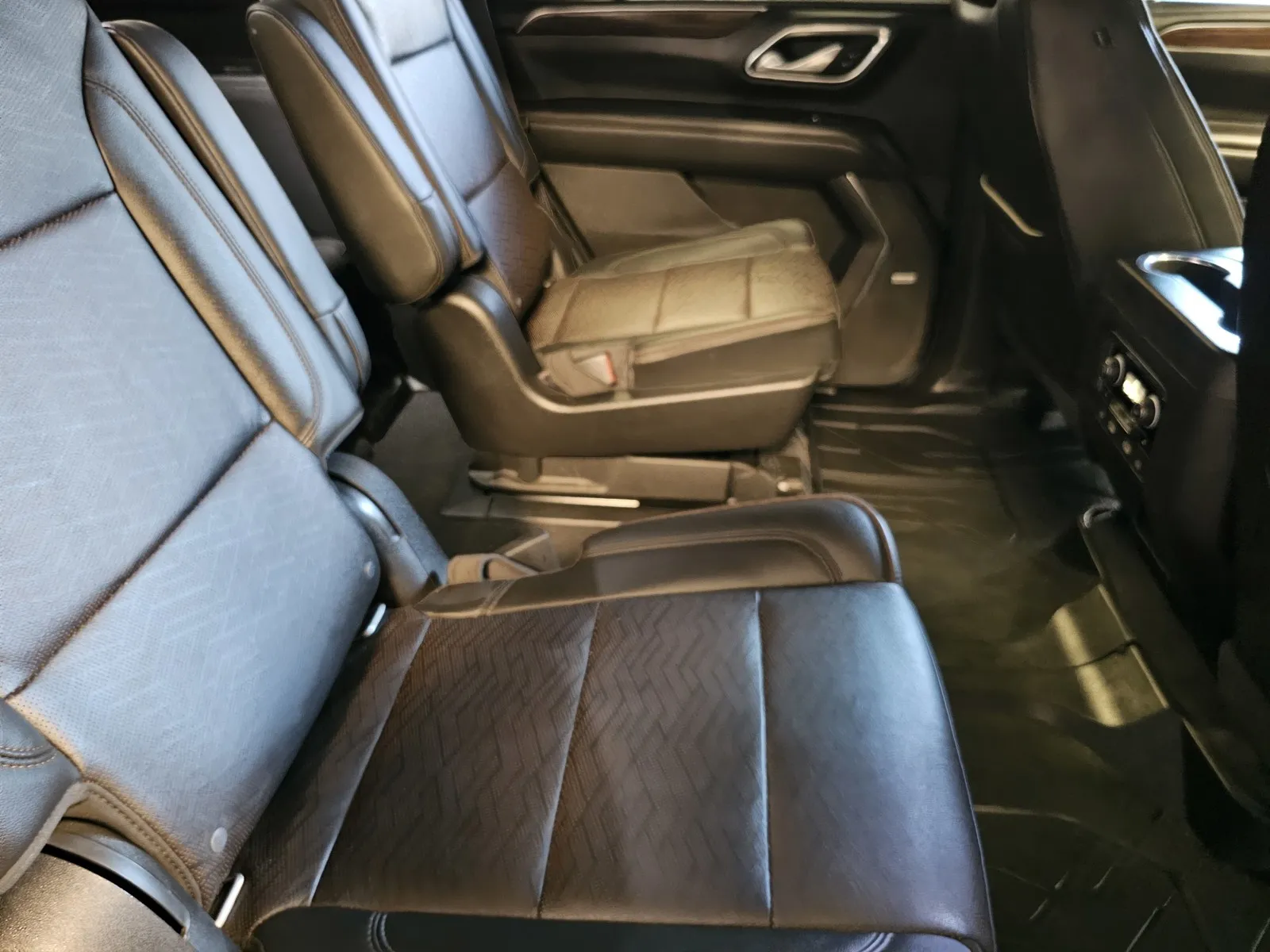 Chevrolet Tahoe photo 9