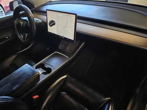 More photos of 2021 Tesla Model Y Long Range at Premium Autos - Norco, CA