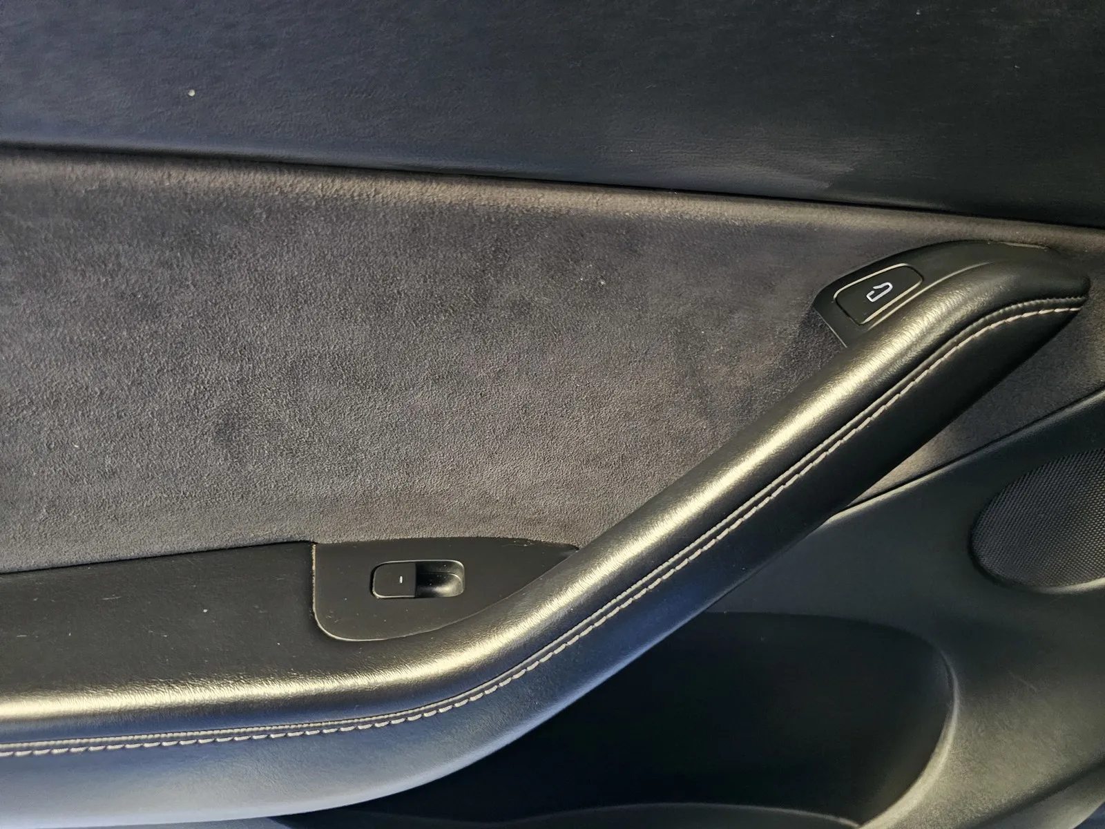Tesla Model Y photo 11