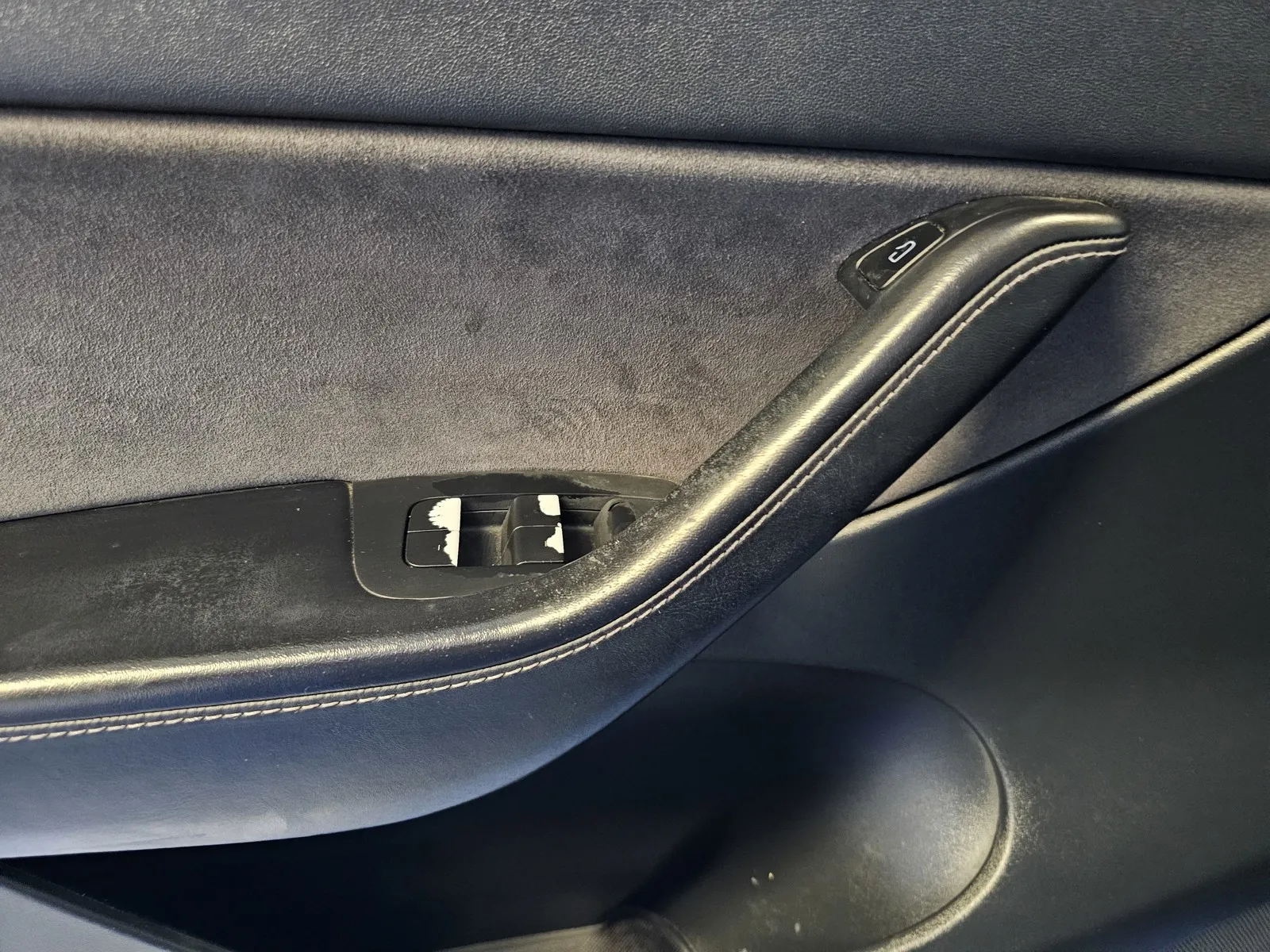 Tesla Model Y photo 13