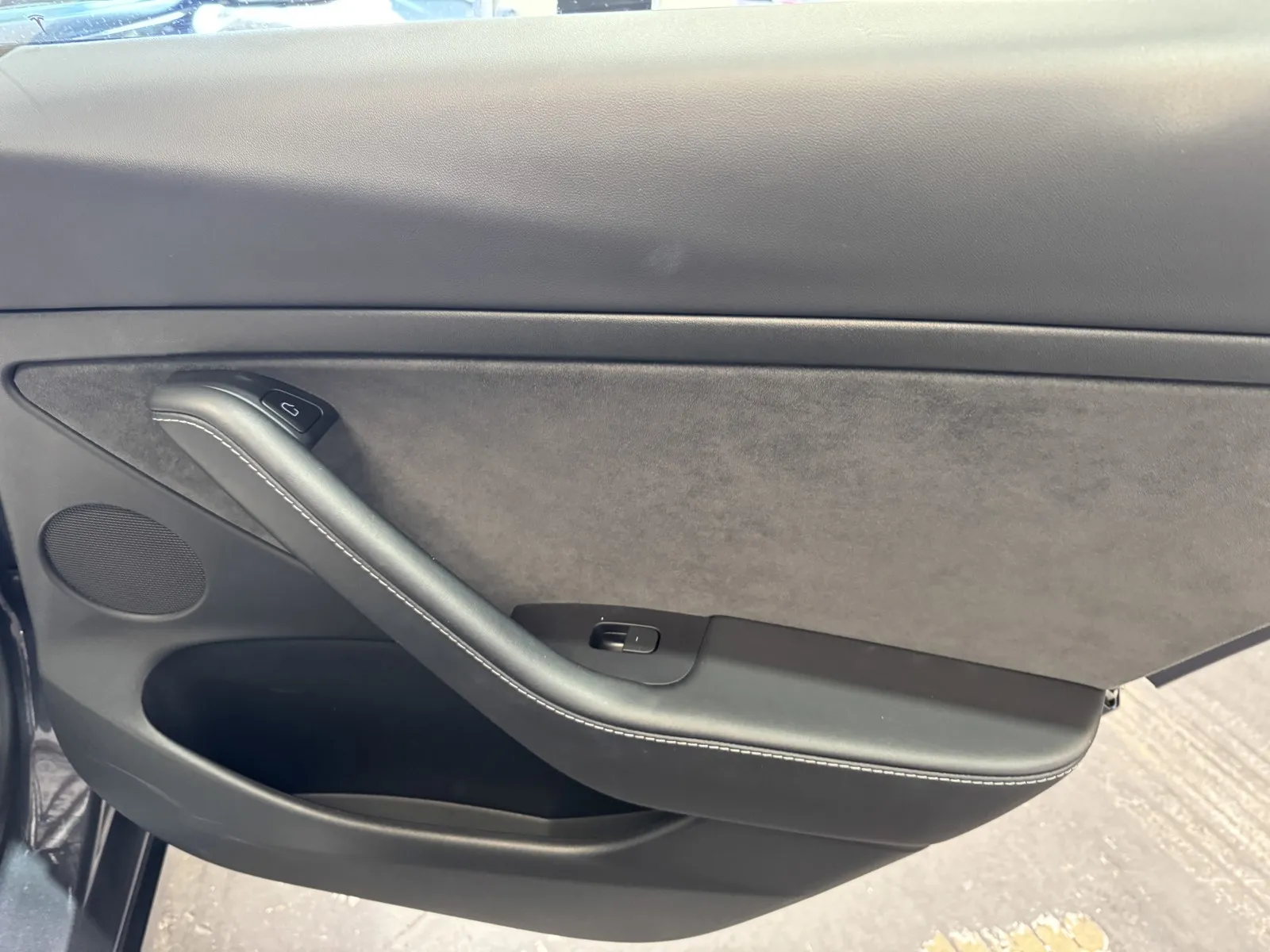 Tesla Model 3 photo 7