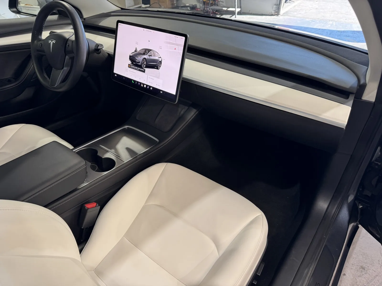 Tesla Model 3 photo 5