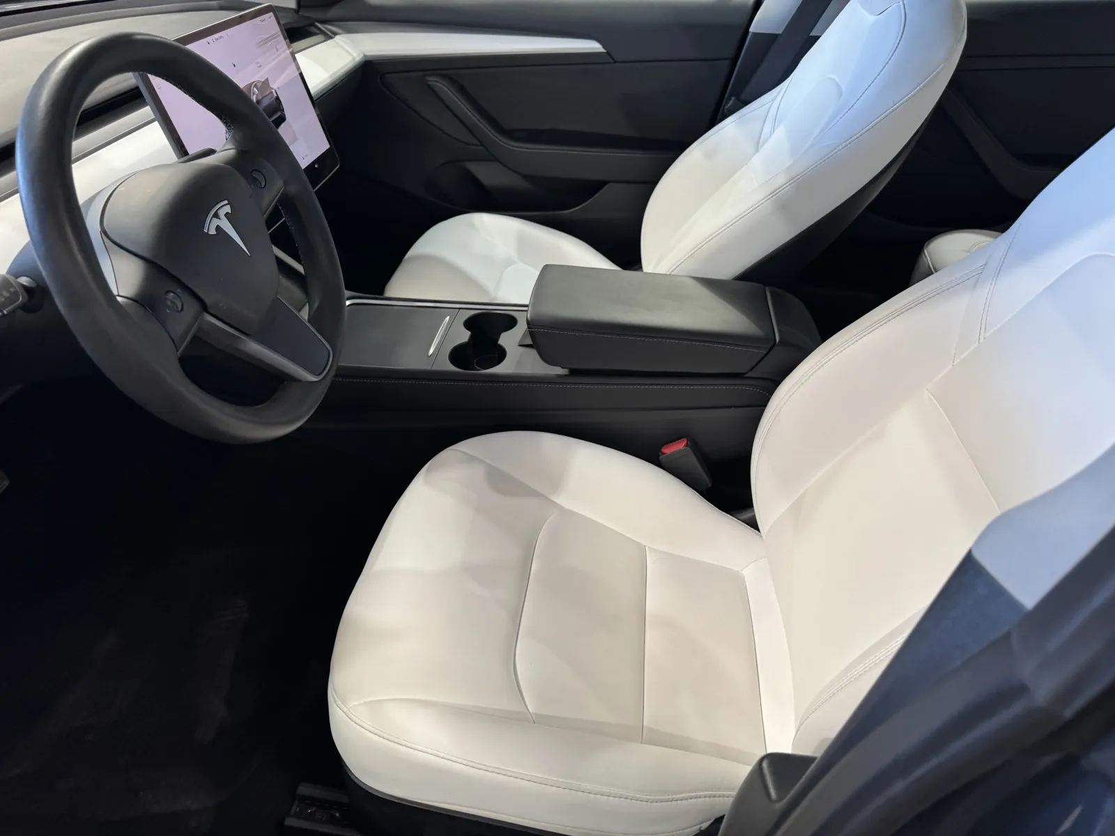 Tesla Model 3 photo 10