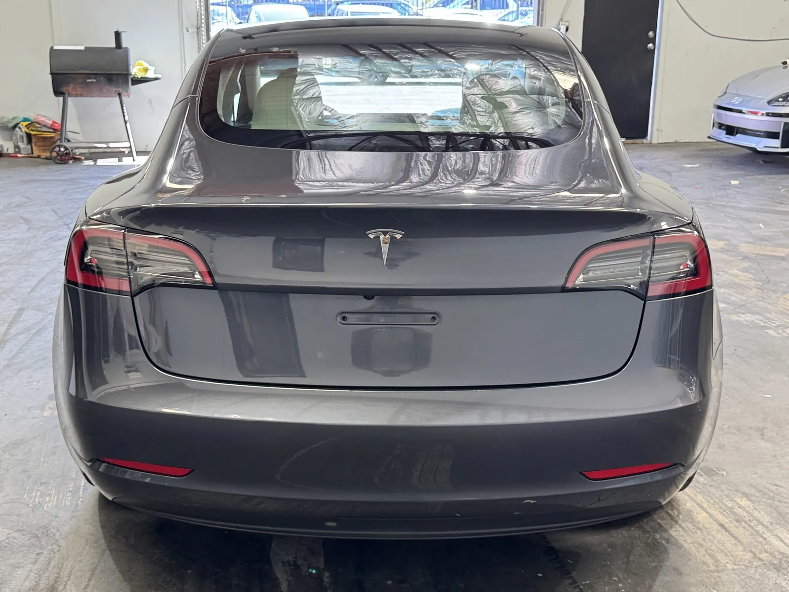 Tesla Model 3 photo 3