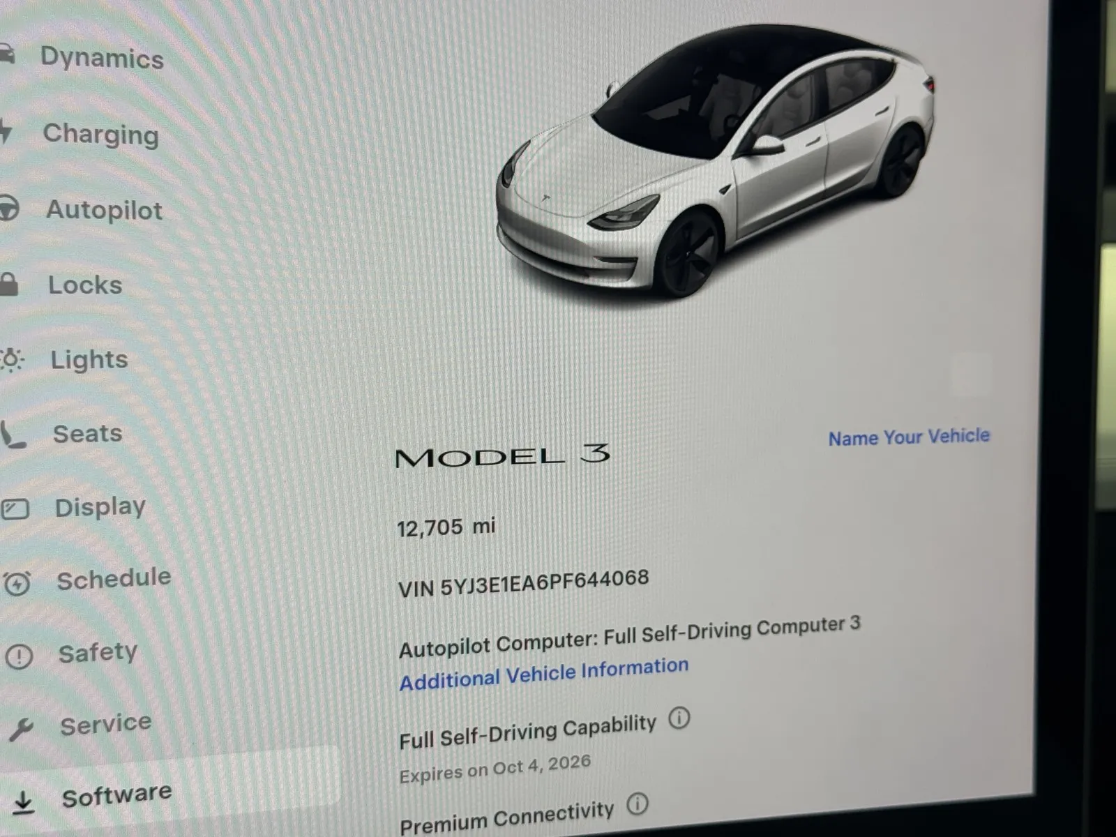 Tesla Model 3 photo 16