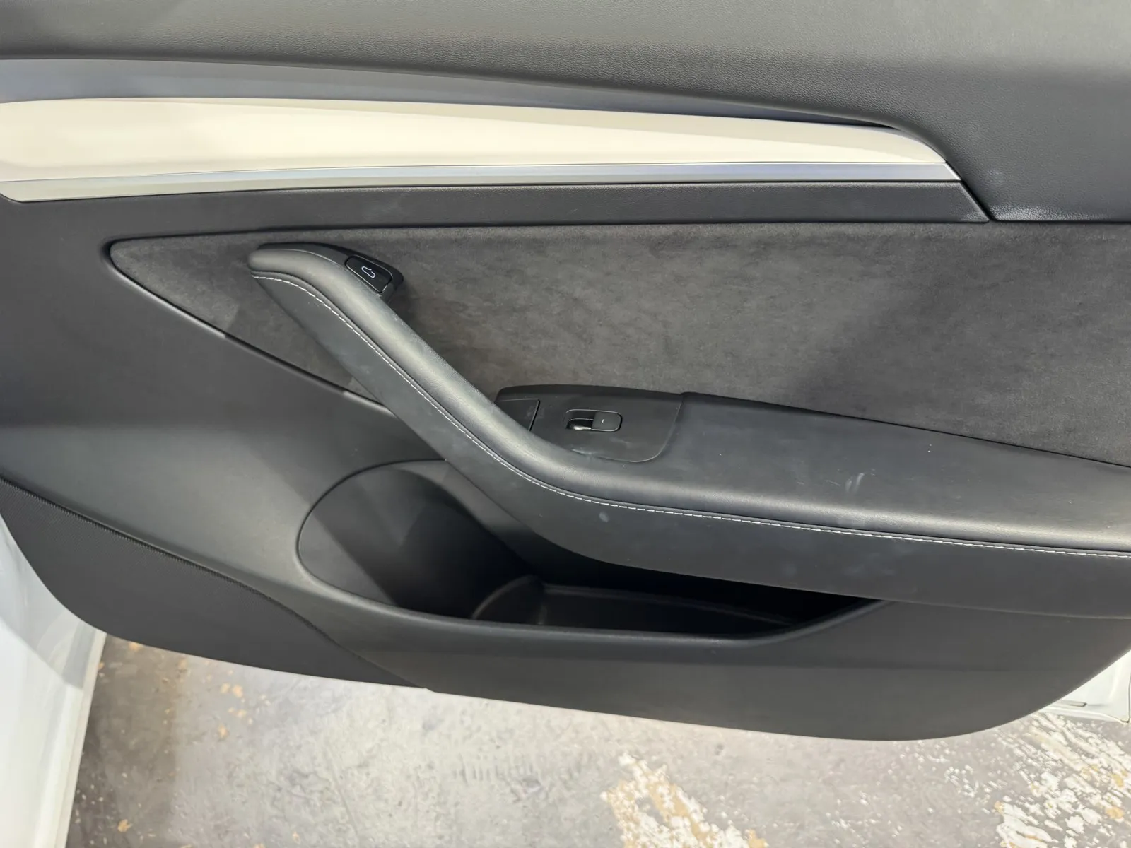 Tesla Model 3 photo 7
