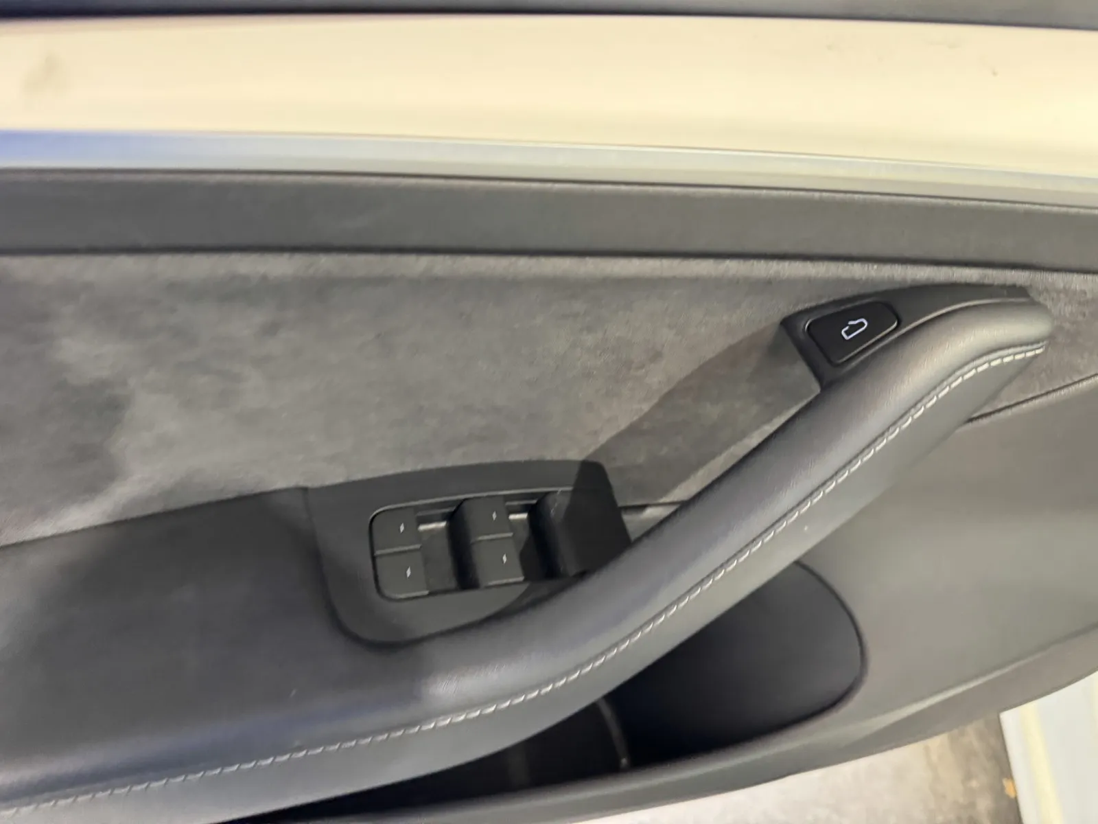 Tesla Model 3 photo 14