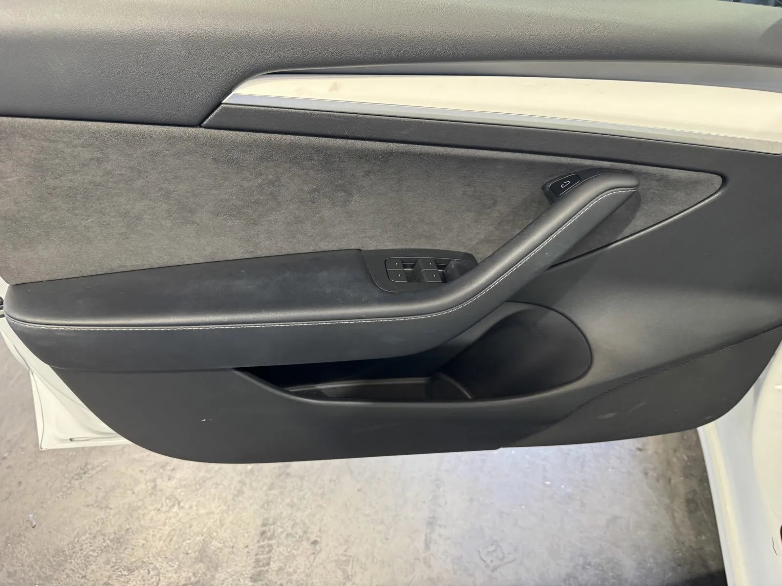 Tesla Model 3 photo 13
