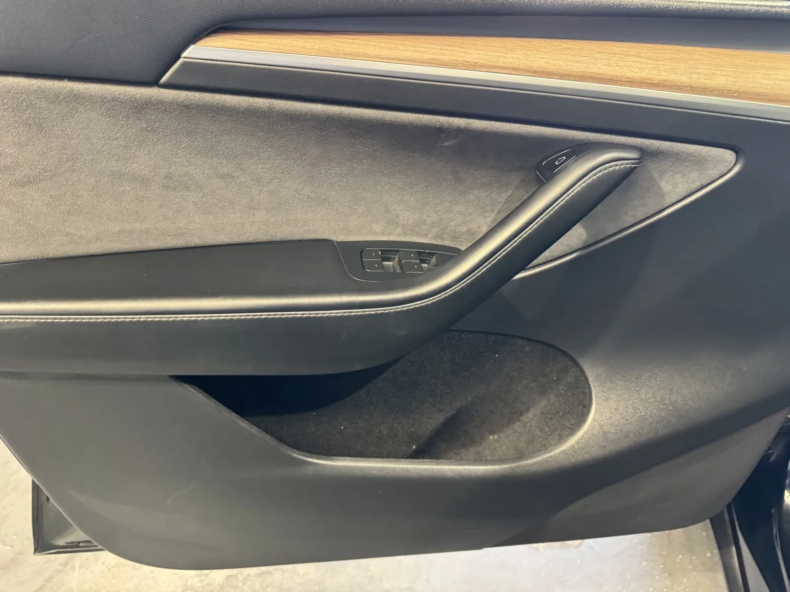 Tesla Model Y photo 13