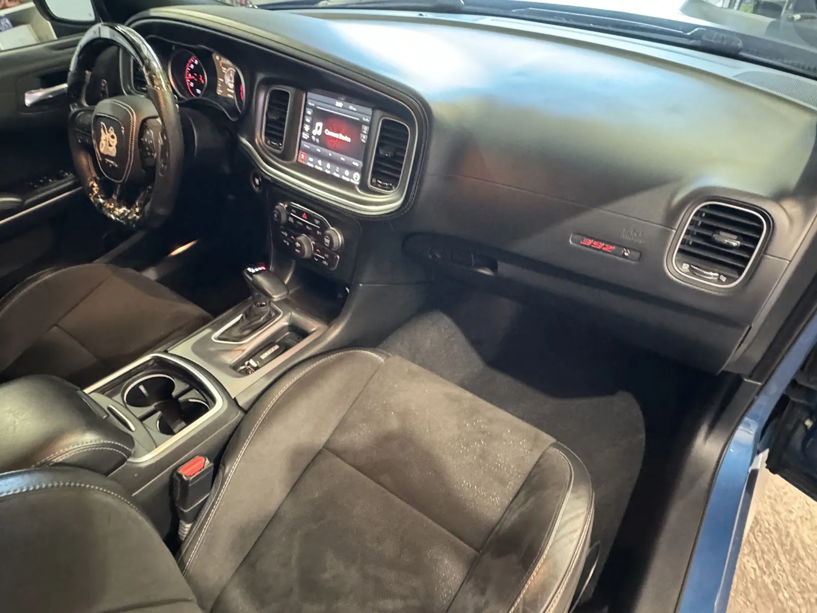 Dodge Charger photo 5