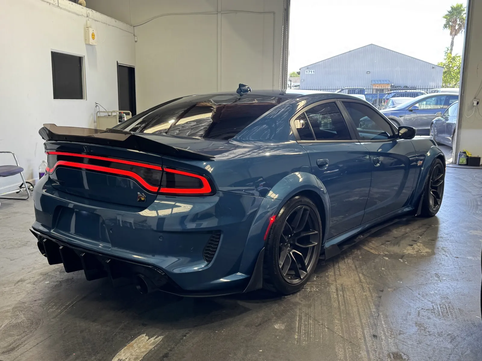 Dodge Charger photo 4