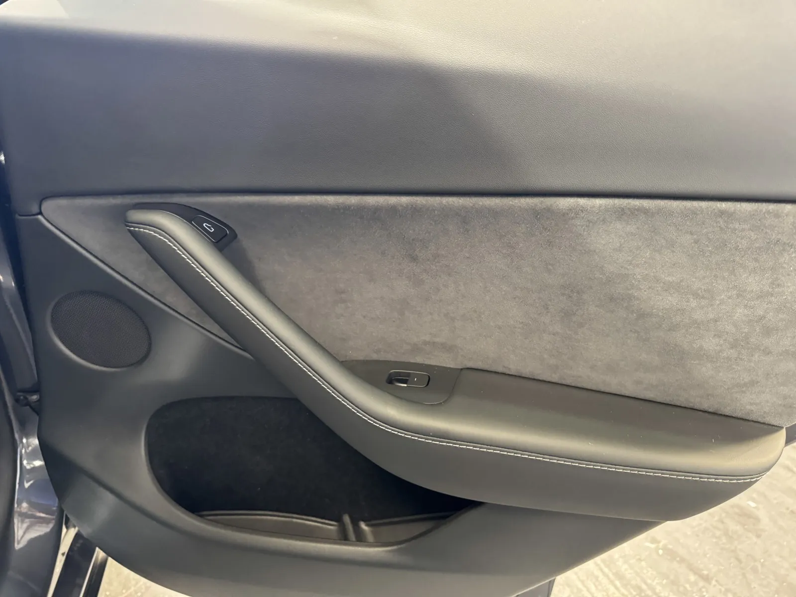 Tesla Model Y photo 9