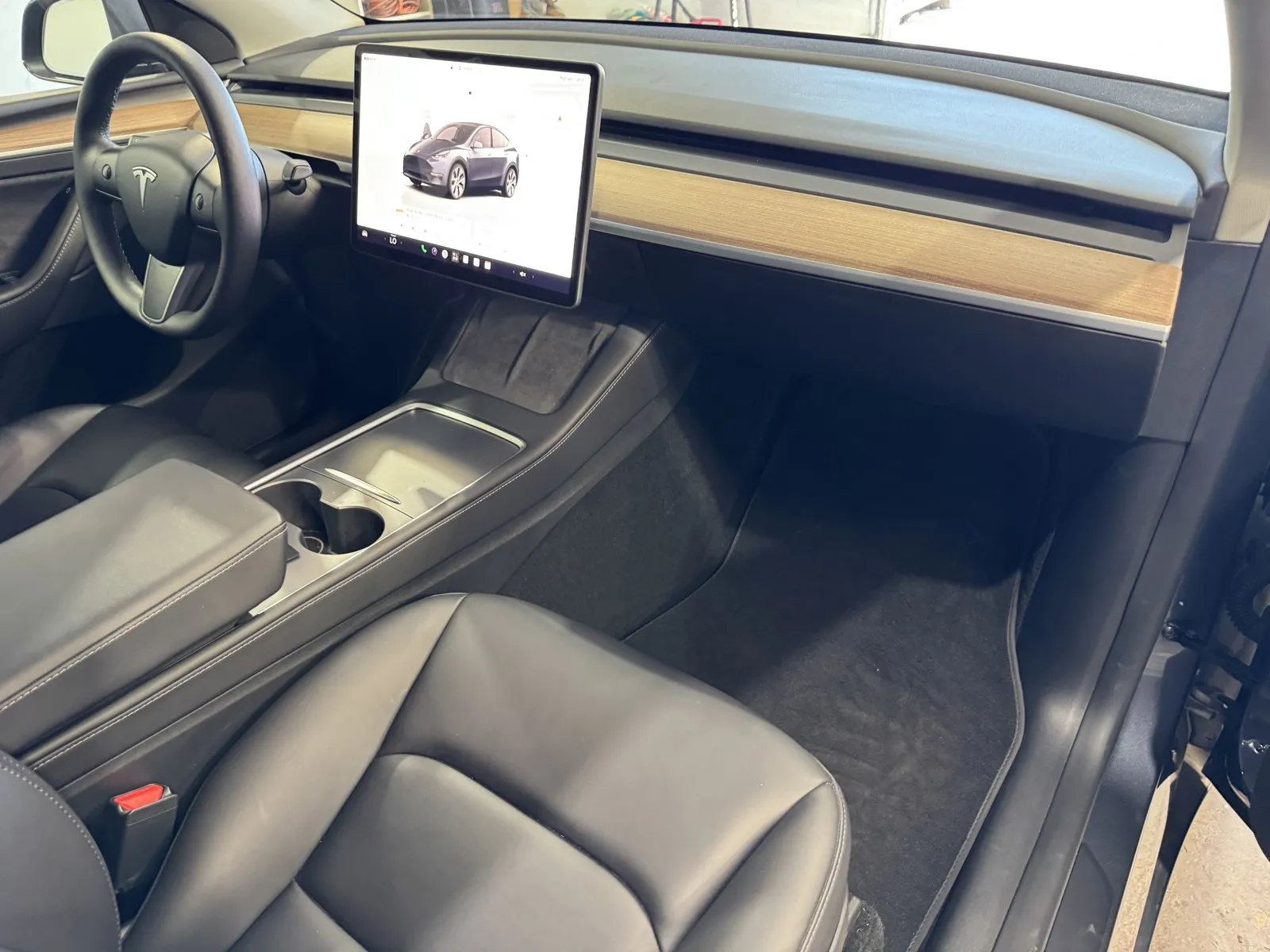 Tesla Model Y photo 5