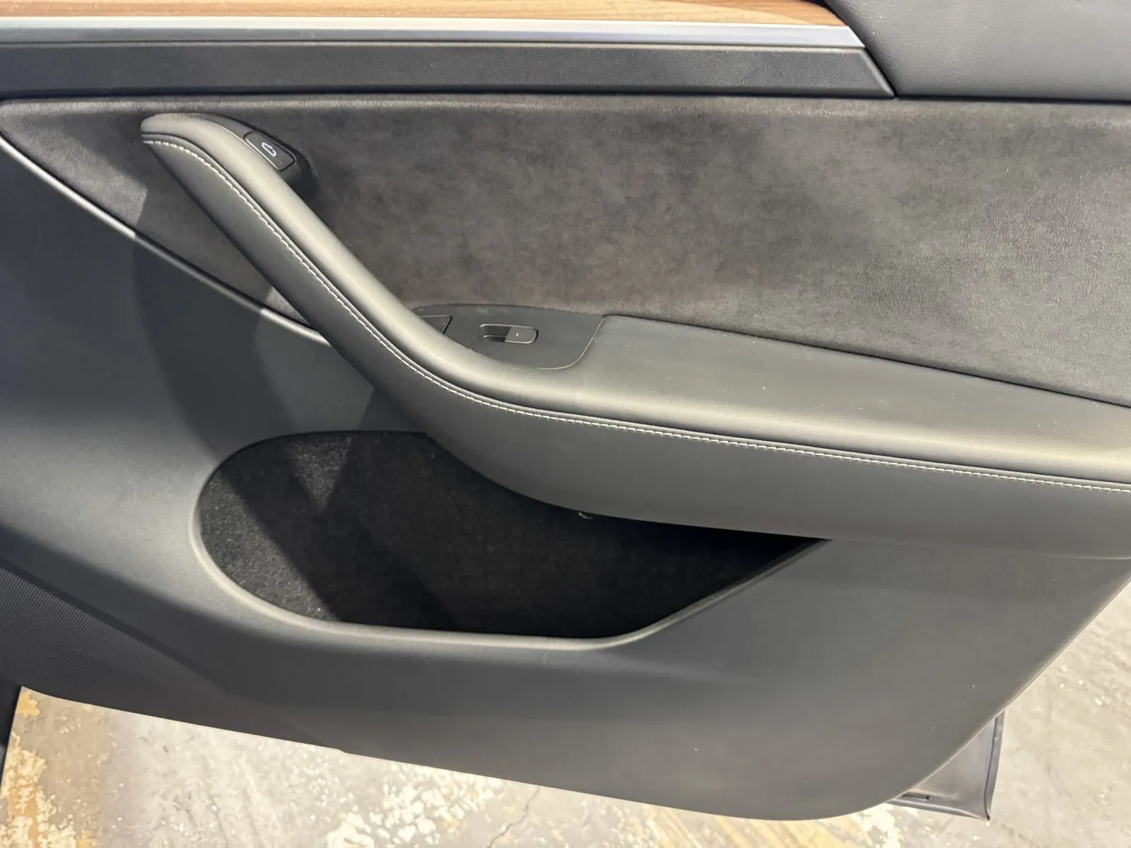 Tesla Model Y photo 7