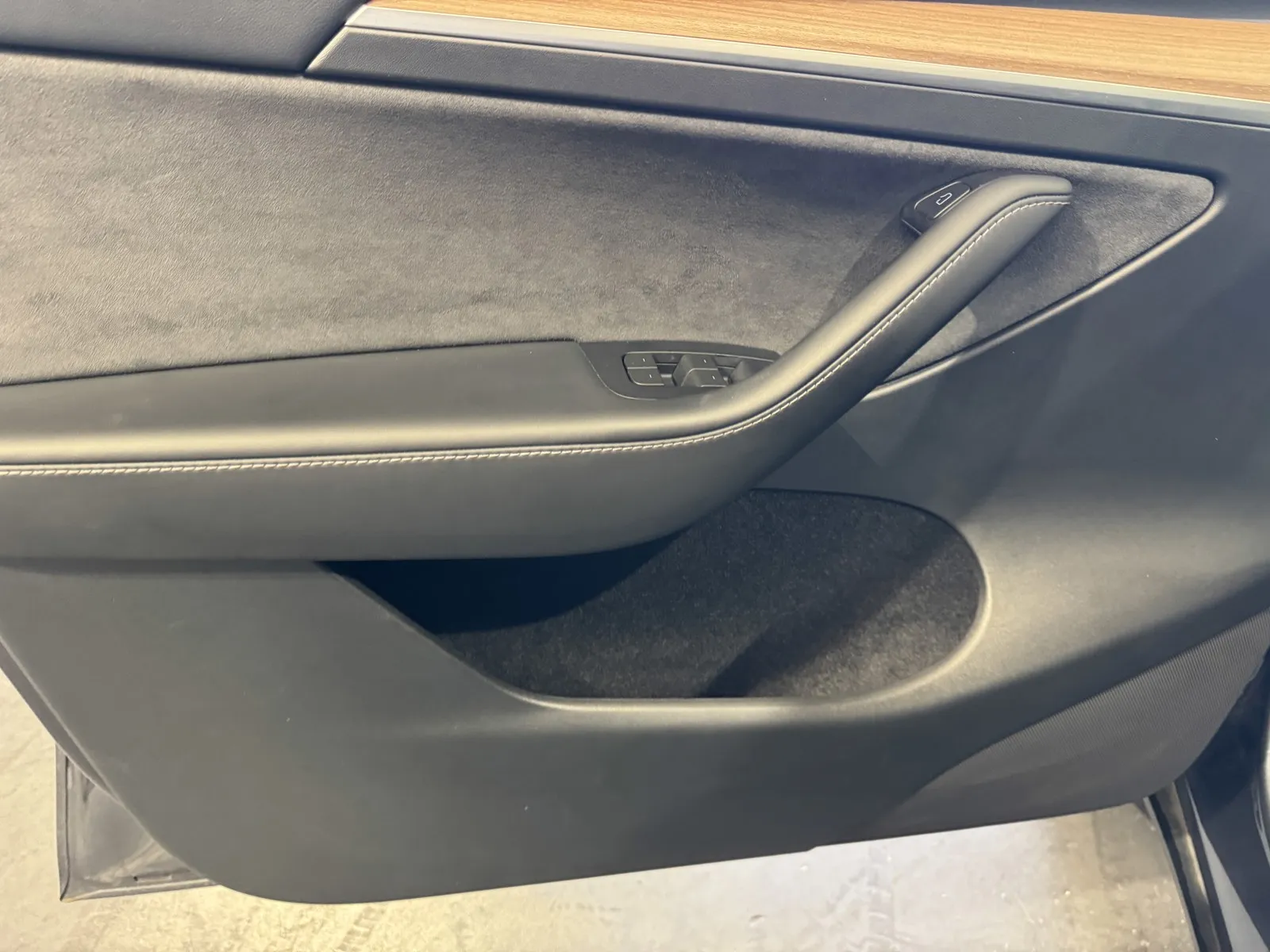 Tesla Model Y photo 13