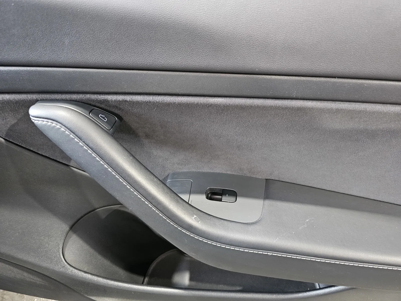 Tesla Model 3 photo 6